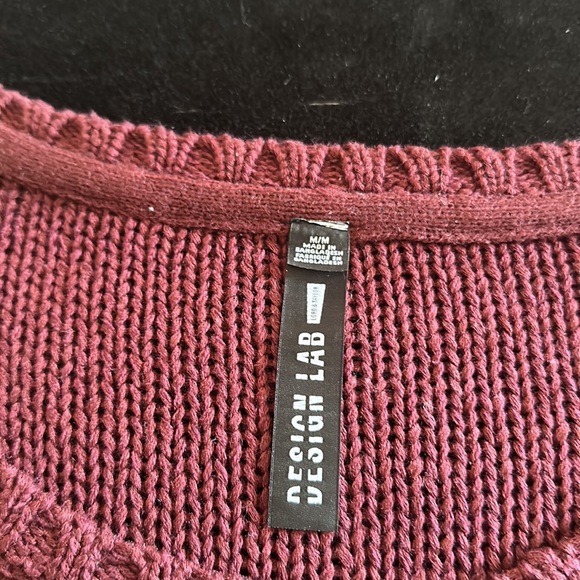 Design Lab Size Med Sweater. - Picture 4 of 5